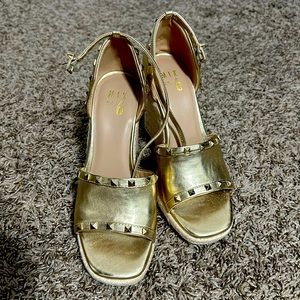 Brand Mix no. 6 platform gold. Never used.